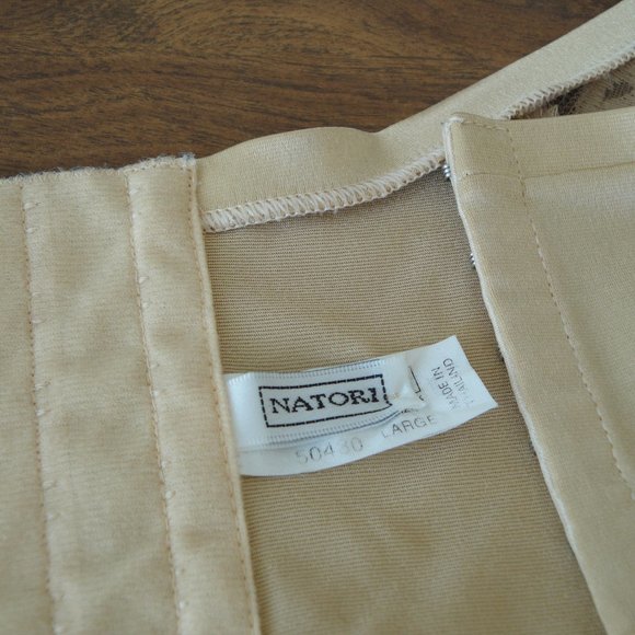 Gold Natori lace garter belt - Picture 2 of 8